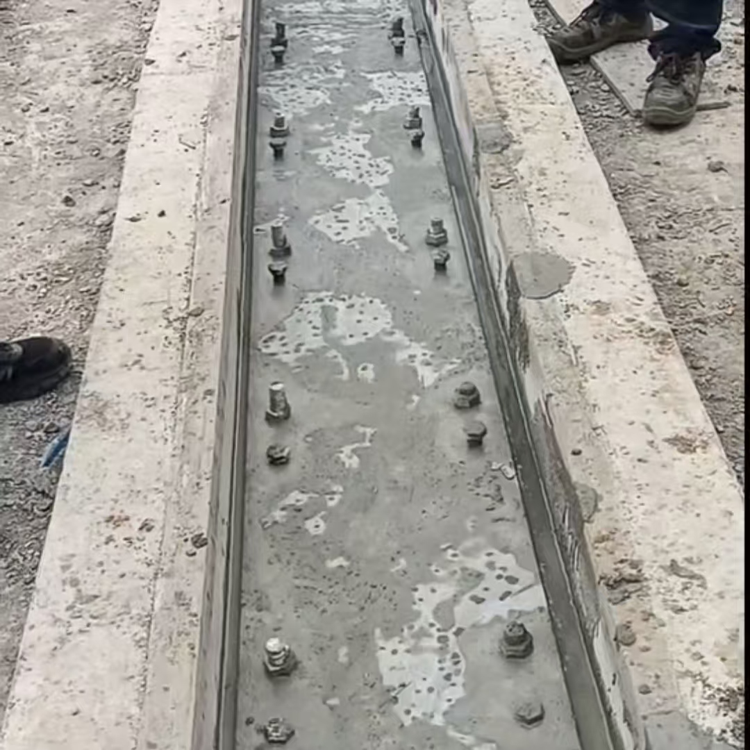 庄浪港口码头起重机龙门吊重型机械设备稳固用早强快凝轨道胶泥